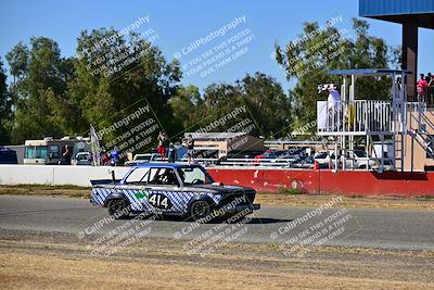 media/Sep-29-2024-24 Hours of Lemons (Sun) [[6a7c256ce3]]/StartFinish (245p-330p)/